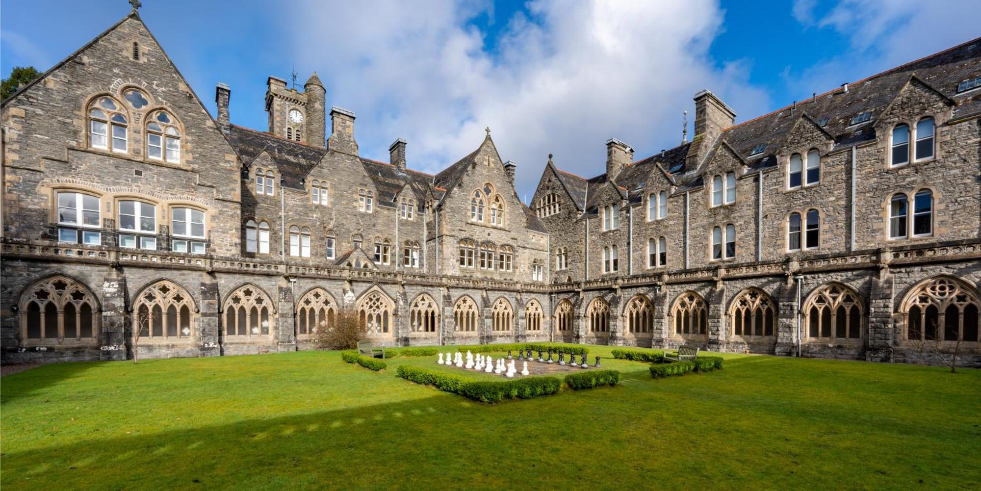 Abbey Church Upper North Aisle Luxury Self Catering 2 Bedroom Apartments Fort Augustus Eksteriør bilde